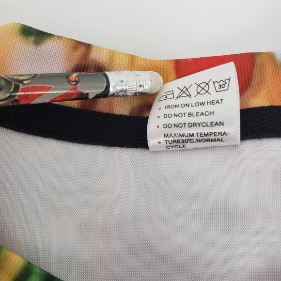 2/40⭐SOLD⭐Christmas Pre-Shrunk Sweater - Picture 5 of 9